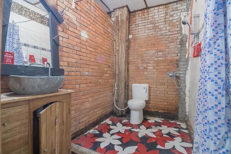 Reddoorz Near Rumah Sakit Wirosaban Salakan Exterior foto